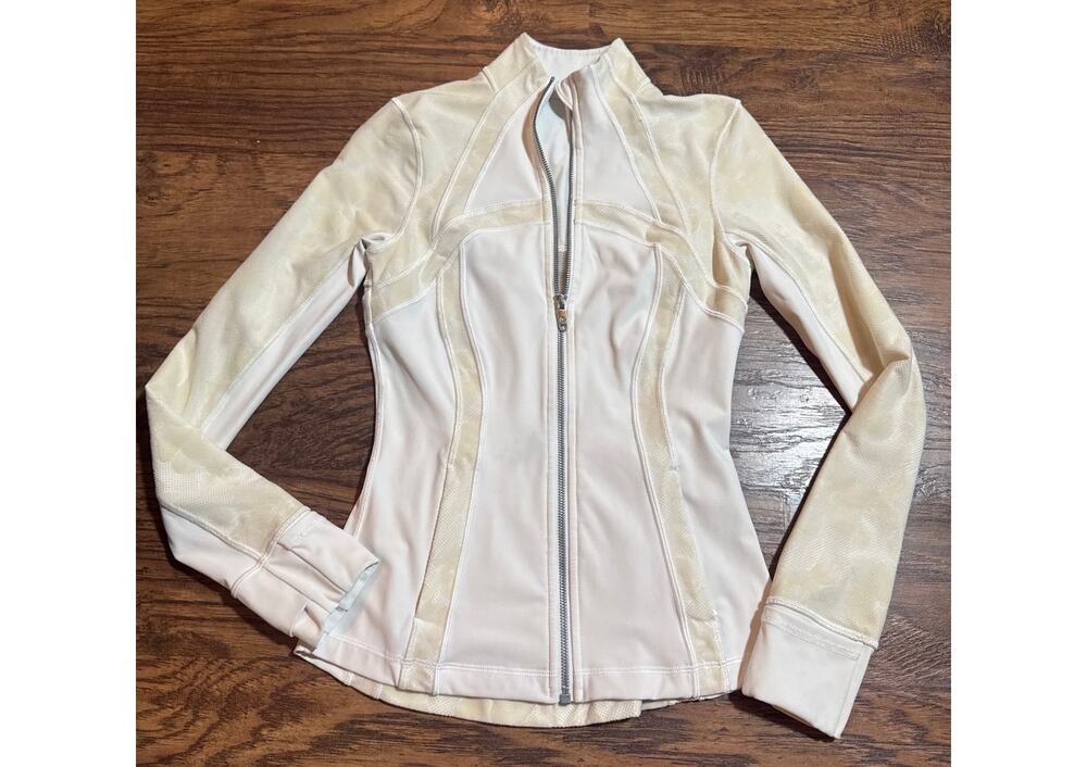 Lululemon Define Jacket Flocked White Floral Lace Luxtreme Special Edition Sz 4